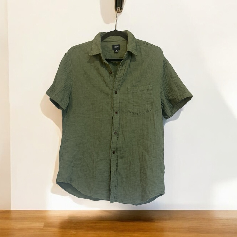 J Crew Men’s Olive Green Short-Sleeve Button-Up Shirt - Size M
